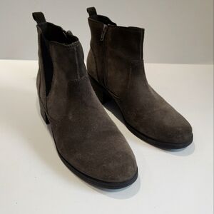 Clarks Women's Nevella Bell Suede Ankle Boots